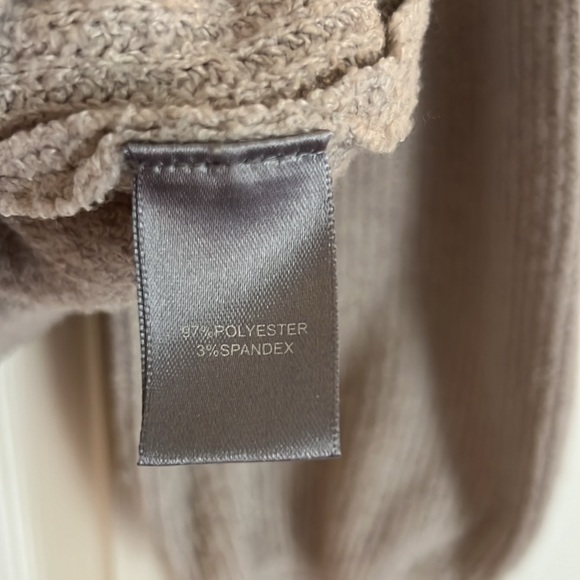 Sweater - Picture 3 of 4